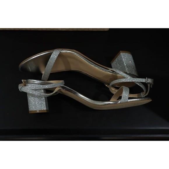 Badgley Mischka Danni II Low Block Heeled Strap Sandals Womens 10 Pumps Silver - Picture 3 of 8